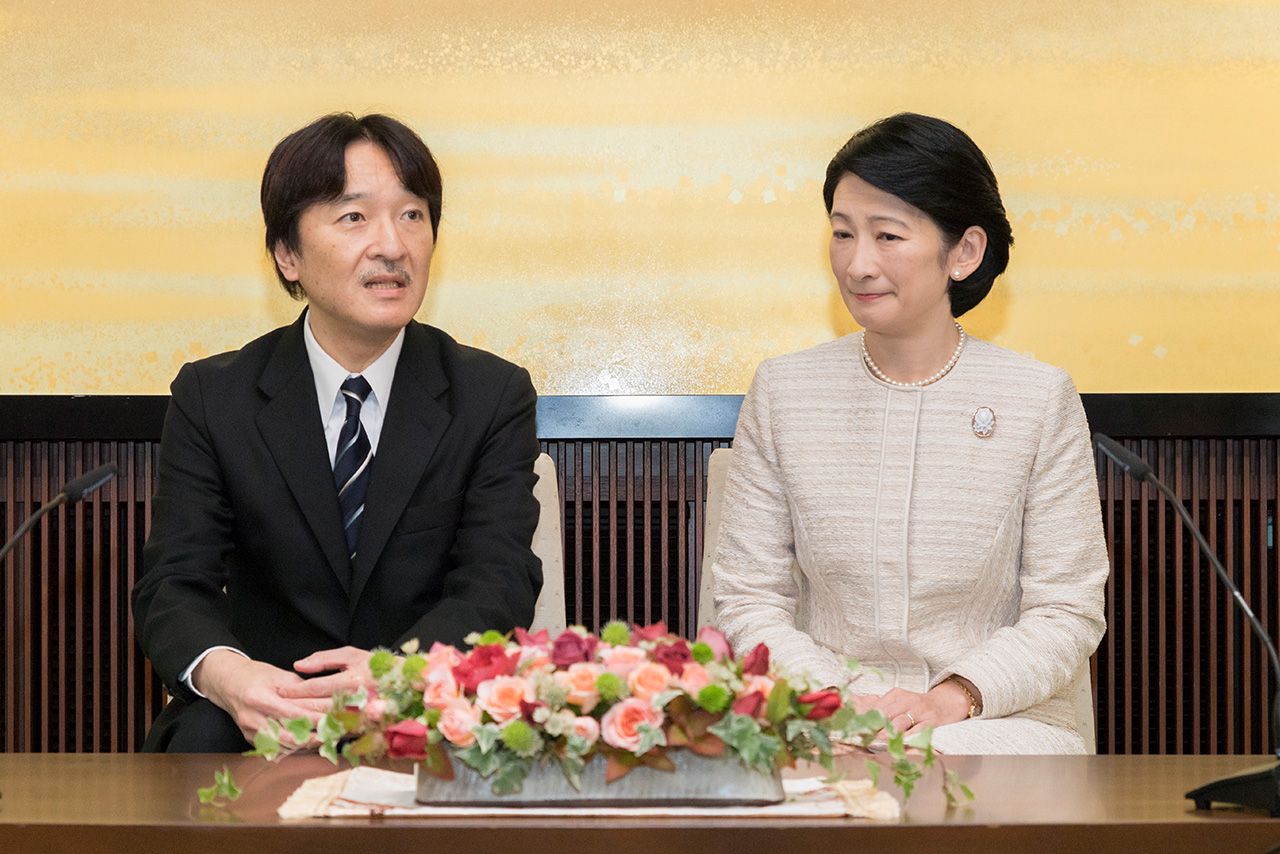 秋篠宮さま後悔する 紀子さまとの結婚 関係者 離婚寸前 と肩を落とす 皇室 菊のカーテン